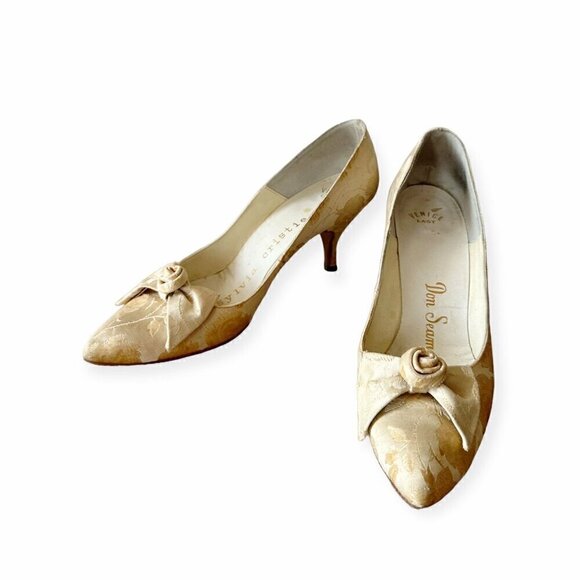 Vintage Brocade/Damask  Ivory Pumps by Sylvia Cristie, Size 7AAA - Picture 1 of 14